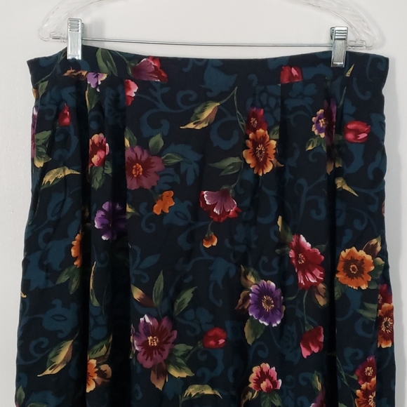 TR Bentley Plus Skirt Size 22 - Picture 2 of 4